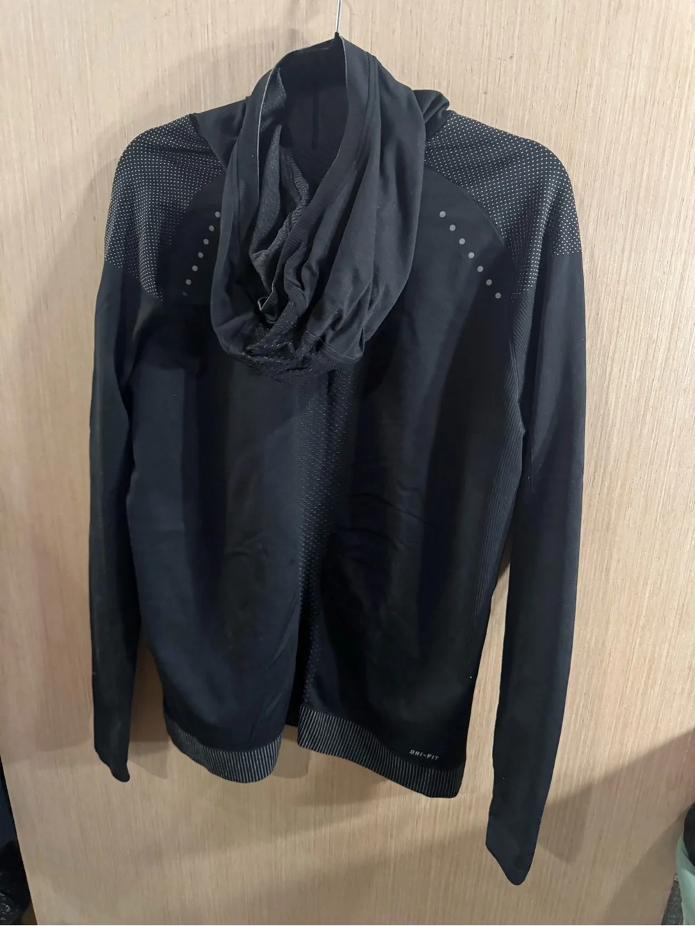 Nike Dri Fit Black Long Sleeve Tight Athletic Jacket with Subtle Dot Detail XL